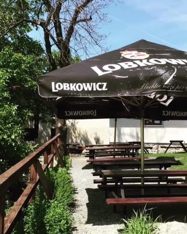 Zidovna Vysoky Chlumec Aparthotel Екстериор снимка