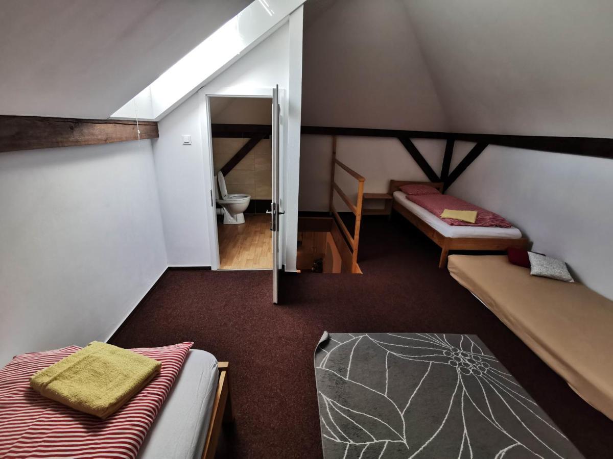 Zidovna Vysoky Chlumec Aparthotel Екстериор снимка